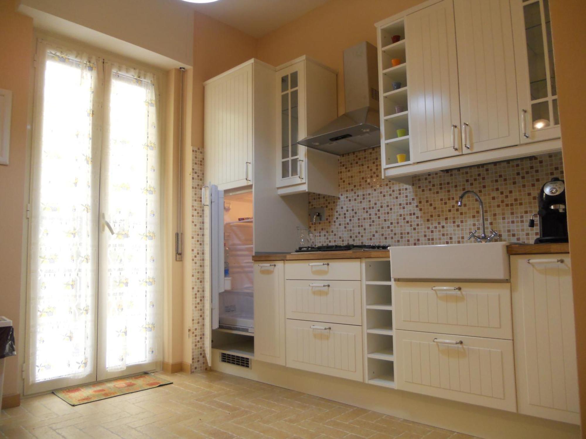 Grande Casa Con Terrazzo *