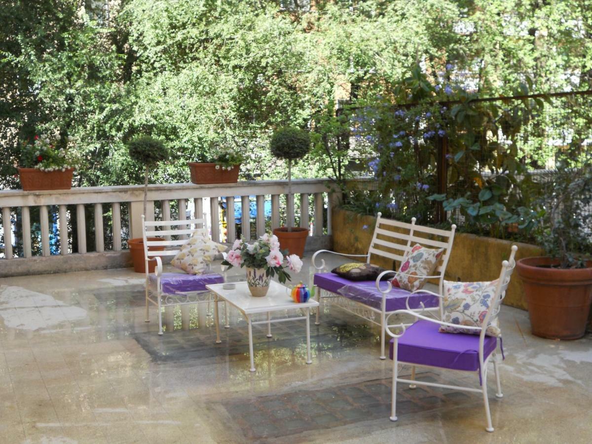 Grande Casa Con Terrazzo *